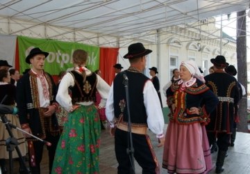 Polak, Węgier - dwa bratanki...